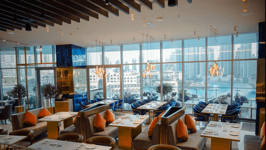 cafe in dubai mall with fountain view